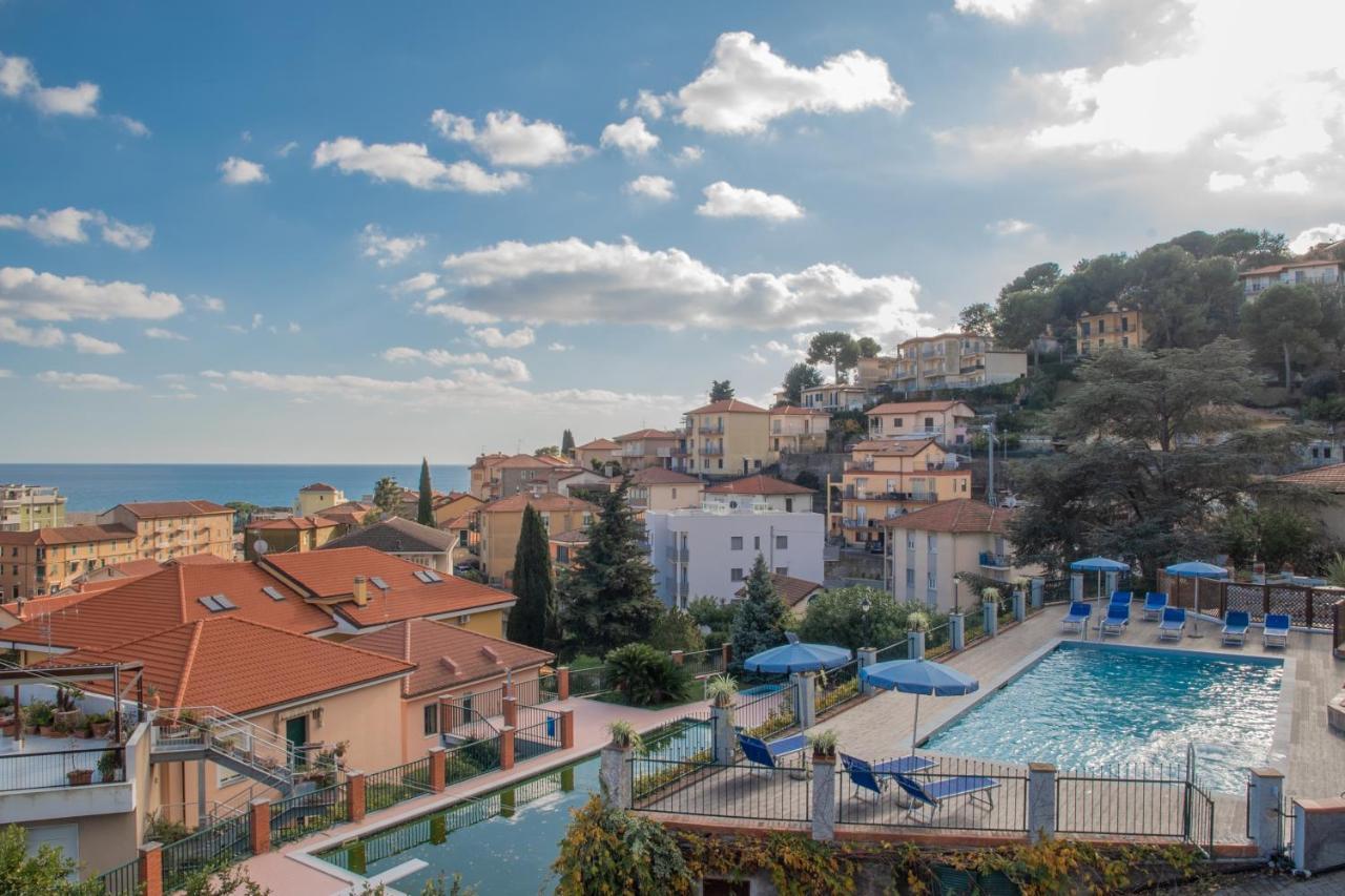 Marina d'Andora Residence Il Poggio المظهر الخارجي الصورة